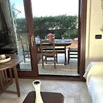 Casa Al Mare Con Giardino